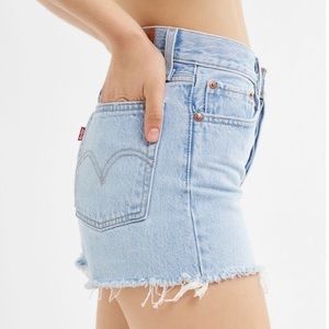 Levis Wedgie Short